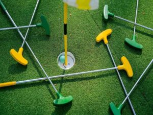 Sân mini golf - Thông tin bạn nên biết về 2 loại sân