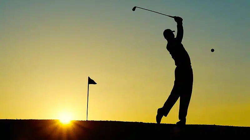 Nguyên tắc của kỹ thuật swing golf cơ bản